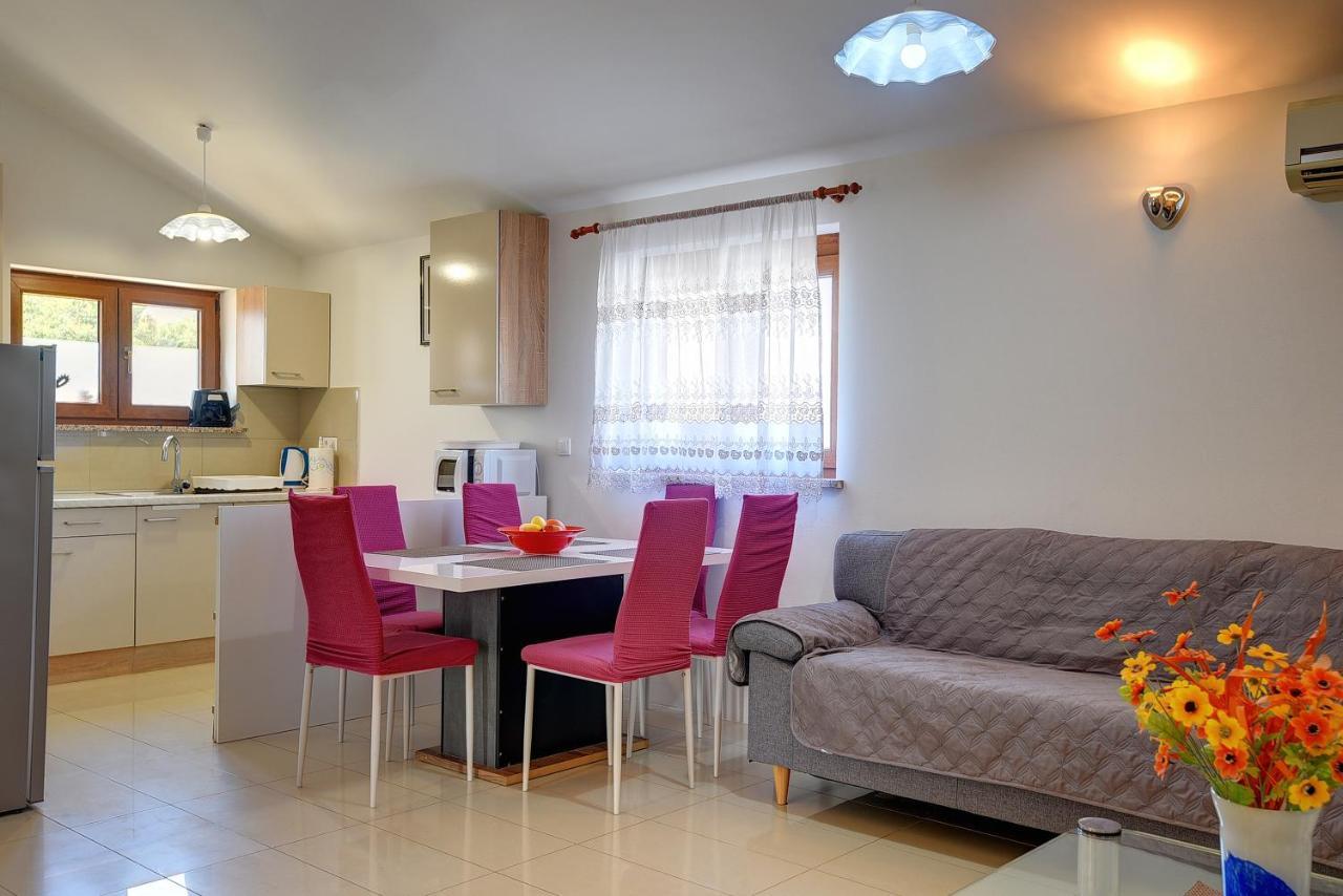 Holiday Home Jasminka Medulin Exterior foto